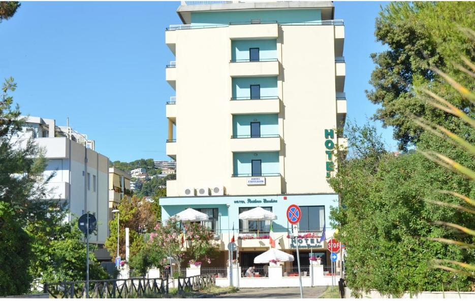 Hotel Excelsior Montesilvano Marina Exteriör bild