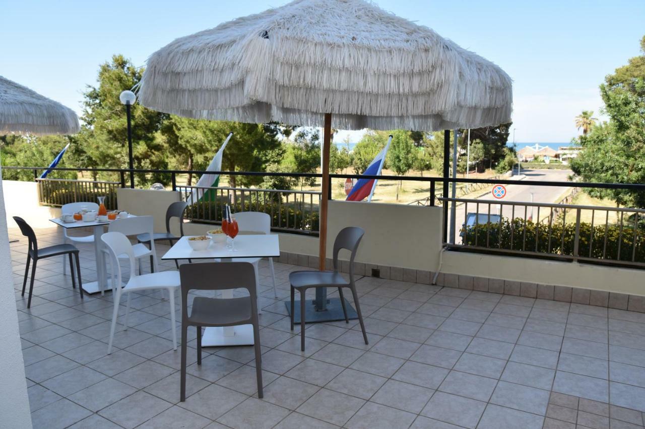 Hotel Excelsior Montesilvano Marina Exteriör bild